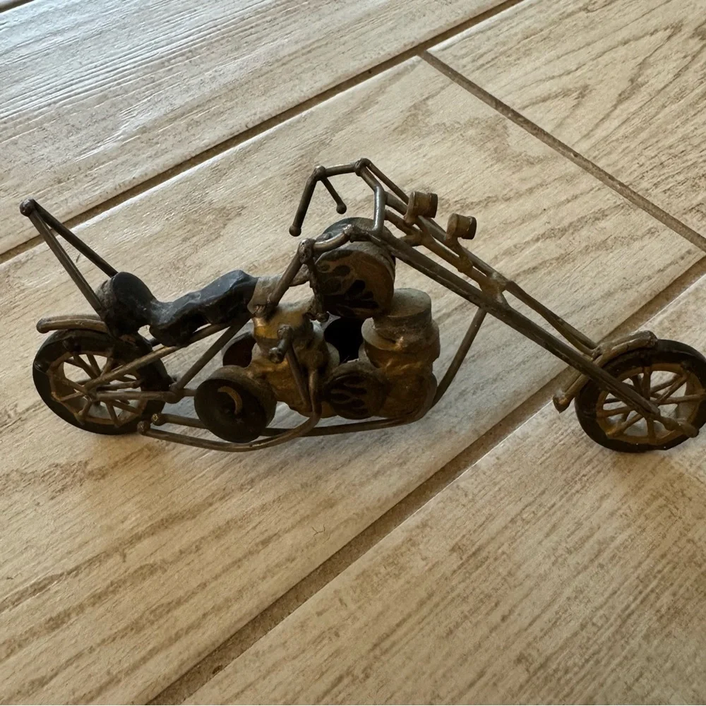 Scrap Metal Motorcycle Sculpture Steel‎ Bike Nuts Nails Bolts Chopper Harley Art